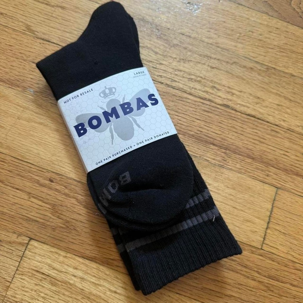 Bombas Black Socks Size Large NWT Gray Stripe Queen Bee Minimalist Classic‎
